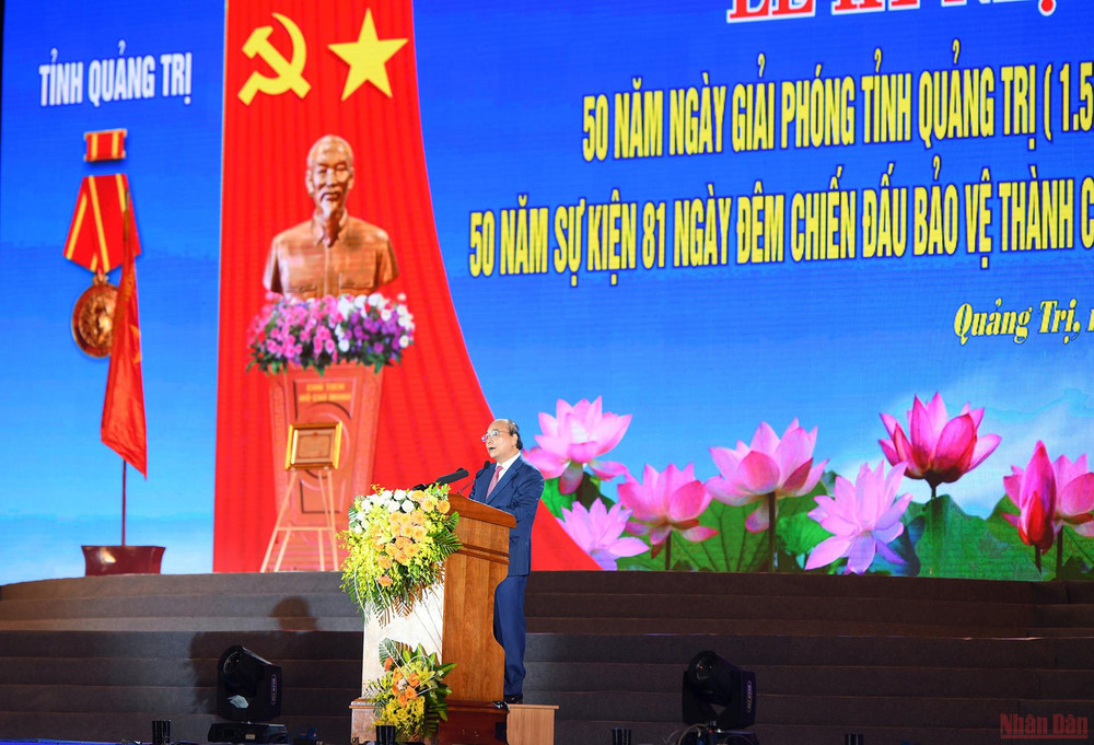 Chủ tịch nước Nguyễn Xuân Phúc phát biểu chỉ đạo tại Lễ kỷ niệm. (Ảnh: THÀNH ĐẠT) Chủ tịch nước Nguyễn Xuân Phúc: Quảng Trị là biểu tượng của chí khí oanh liệt hào hùng -0