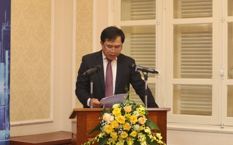 Thứ trưởng Xây dựng Lê Quang Hùng phát biểu khai mạc tại hội thảo. Đô thị hóa Việt Nam trước những thách thức mới của biến đổi khí hậu, thiên tai, dịch bệnh -0