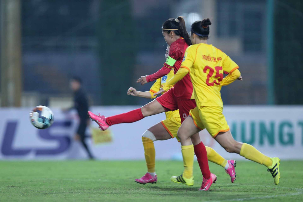 (Ảnh: VFF) Đánh bại Phong Phú Hà Nam, TP Hồ Chí Minh tạm dẫn đầu -0