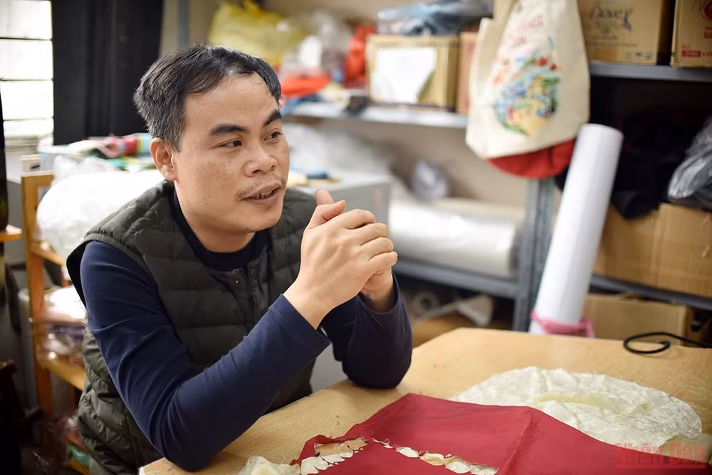 Bức tranh vải vụn hoàn hảo của những người thợ khiếm khuyết -0