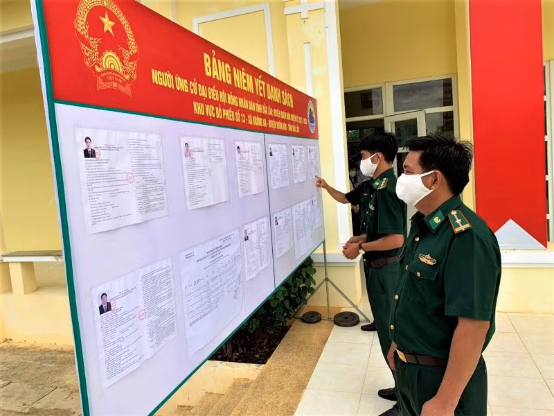 Rộn ràng ngày bầu cử sớm ở Đắk Lắk -0