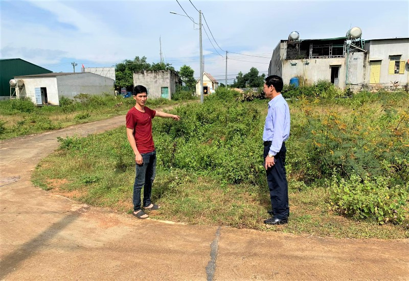 Gia đình ông Triệu Văn Khai được UBND xã Ea Tam chỉ một lô đất bán đấu giá khác nhưng gia đình ông Khai không đồng ý vì giá bán quá cao và không bảo đảm quyền lợi như thoả thuận của UBND xã vào năm 2009. Hơn 11 năm vẫn chưa giải quyết quyền lợi cho người bị thu hồi đất -0
