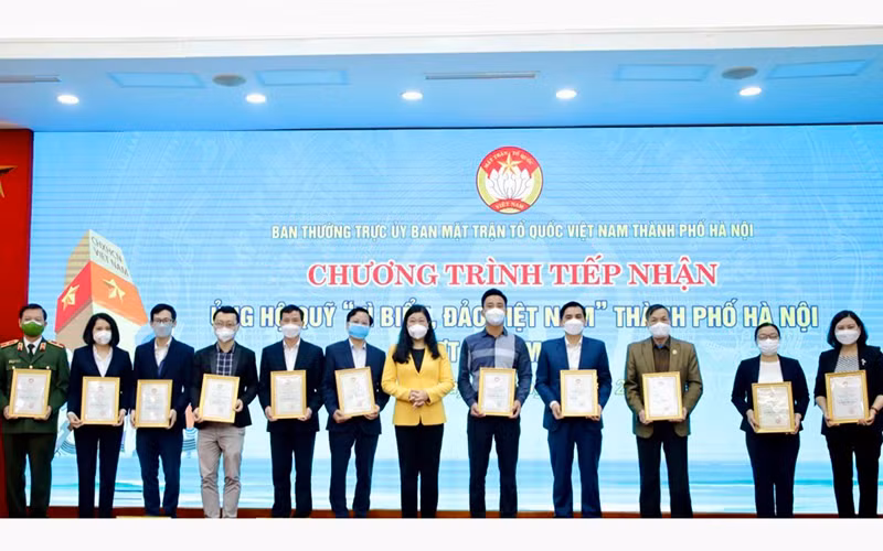 Hà Nội tiếp nhận gần 26 tỷ đồng ủng hộ Quỹ “Vì biển, đảo Việt Nam’’ -0