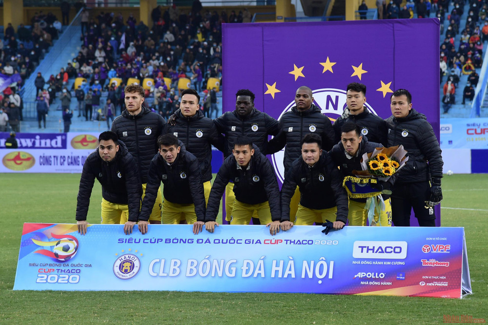 Đội hình ra quân của Hà Nội FC, hàng tiền đạo sắc nét của Quang Hải, Văn Quyết cùng với hai ngoại binh "sát thủ" Bruno và Geovane. Hà Nội giành Siêu cúp Quốc gia 2020 -0