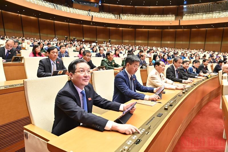 Các đại biểu Quốc hội bấm nút biểu quyết thông qua Nghị quyết tại phiên họp chiều 16/6. (Ảnh: KHOA NGUYÊN) Tháo gỡ khó khăn, đẩy nhanh tiến độ lập và nâng cao chất lượng quy hoạch -0