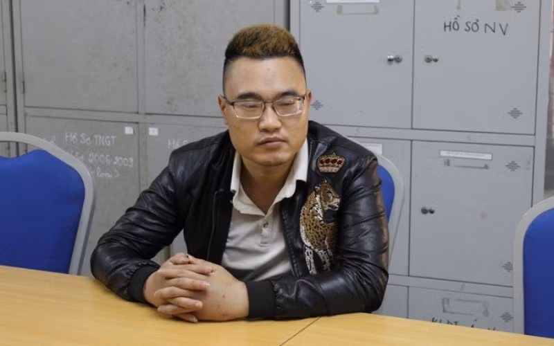 Đối tượng Long tại cơ quan Công an.