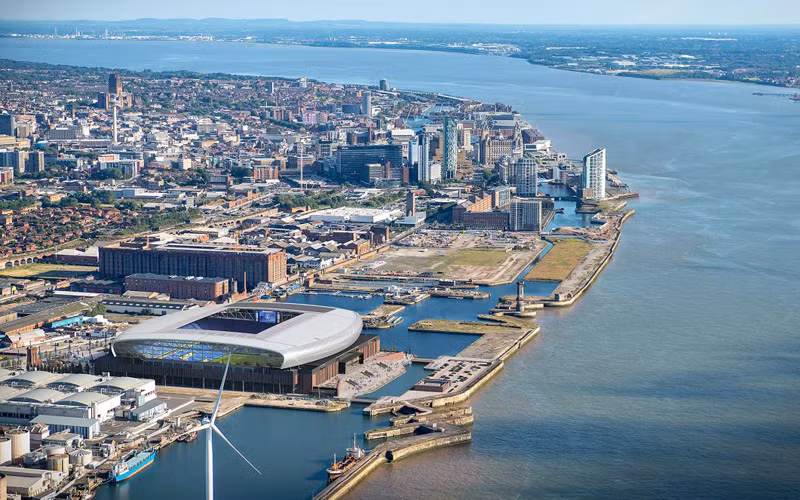 UNESCO từng cảnh báo sân vận động bóng đá mới của Everton được dự kiến xây trên bến tàu lịch sử Bramley-Moore là không thể chấp nhận được. TP thương cảng lịch sử Liverpool có thể loại ra khỏi danh sách “Di sản Thế giới” (Ảnh:thetimes.co.uk) 