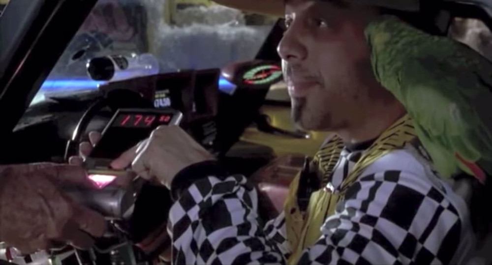 Phim khoa học viễn tưởng "Back to the Future II" (1989) đã đưa ra một số dự đoán tưởng như hoang đường về công nghệ vào năm 2015, nhưng một số dự đoán bây giờ đã trở nên quen thuộc một cách kỳ lạ, đó là bảo mật sinh trắc học. Trong ảnh, nhân vật phản diện Biff Tannen trả tiền taxi chỉ bằng dấu tay. Ảnh: Universal Pictures. Những phát minh được hiện thực hóa từ khoa học viễn tưởng -0