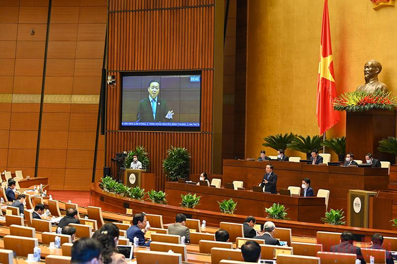 Quang cảnh phiên chất vấn và trả lời chất vấn các vấn đề thuộc lĩnh vực tài nguyên và môi trường. (Ảnh: DUY LINH) Bộ trưởng Trần Hồng Hà trả lời, làm rõ những vấn đề “nóng” về lĩnh vực đất đai -0