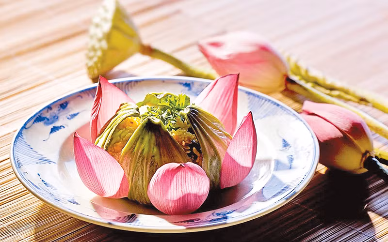 Sen ủ một miền hương