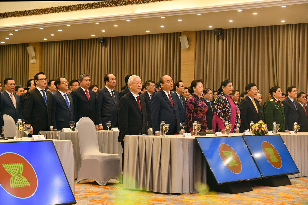 Tổng Bí thư, Chủ tịch nước Nguyễn Phú Trọng, Thủ tướng Nguyễn Xuân Phúc, Chủ tịch ASEAN 2020, Chủ tịch Quốc hội Nguyễn Thị Kim Ngân cùng đại diện các tổ chức quốc tế tại Hà Nội, lãnh đạo các bộ, ban, ngành của Việt Nam dự Lễ khai mạc. Khai mạc trọng thể Hội nghị cấp cao ASEAN lần thứ 37 -0