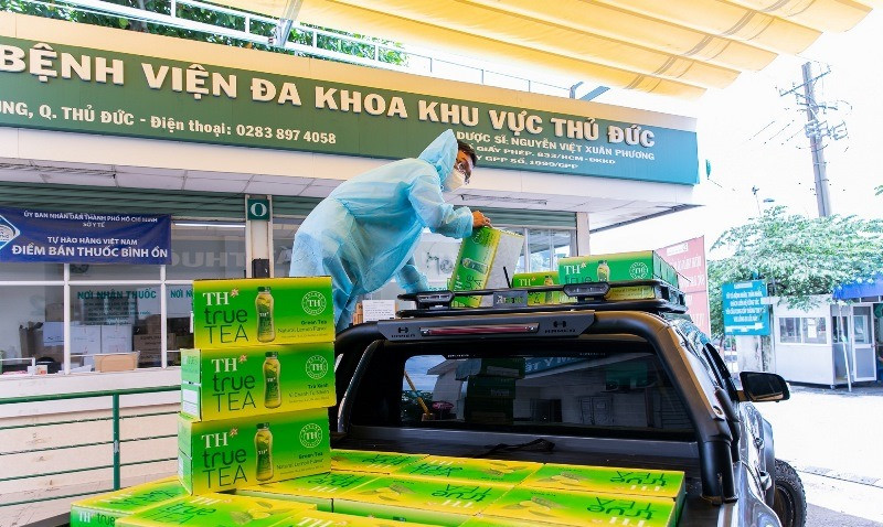 Hơn một năm kể từ khi dịch Covid-19 bùng phát, TH liên tục có nhiều hoạt động đồng hành cùng các địa phương trên cả nước chống dịch. Tập đoàn TH trao tặng ngành y 34 máy thở, chung tay vì sức khỏe cộng đồng -0