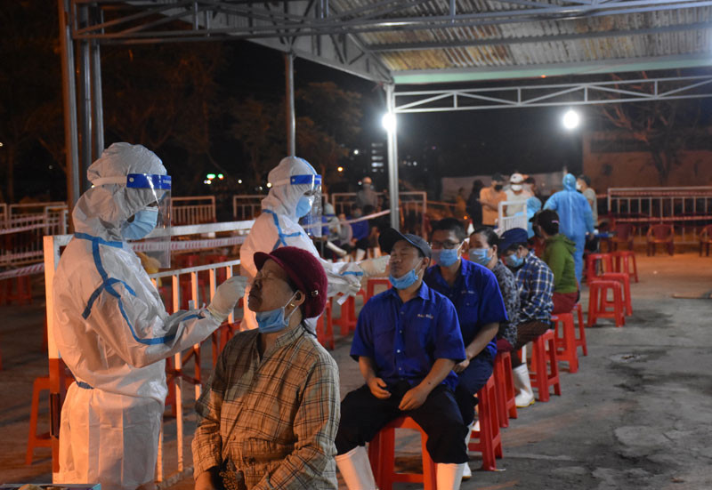 Đà Nẵng xét nghiệm diện rộng sàng lọc Covid-19.