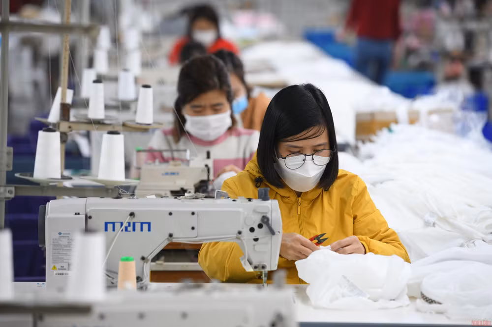 Dừng hỗ trợ lao động bị ảnh hưởng bởi Covid-19: Người dân đồng thuận cao -0