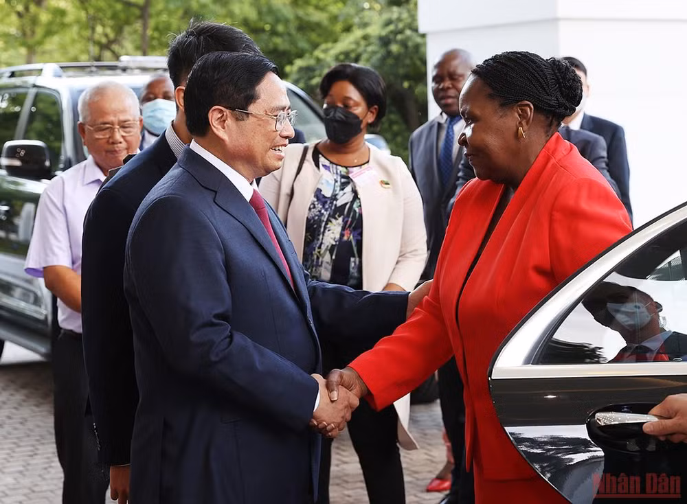 Thủ tướng Phạm Minh Chính tiếp Chủ tịch Quốc hội Cộng hoà Mozambique -0