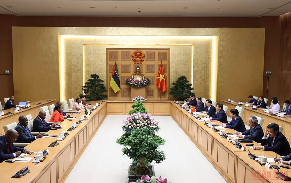 Thủ tướng Phạm Minh Chính tiếp Chủ tịch Quốc hội Cộng hoà Mozambique -0