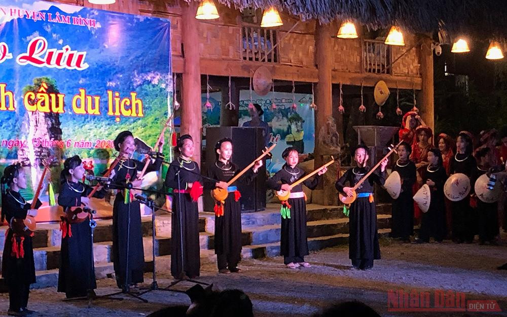 Kỳ 3: Những bản nghèo khởi sắc -2