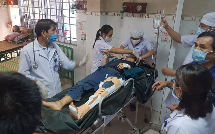 Tìm được 33 người còn sống, 14 người còn mất tích trong vụ sạt lở đất ở Nam Trà My -0