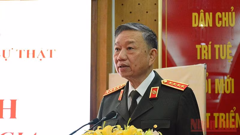 Đại tướng Tô Lâm, Bộ trưởng Công an phát biểu tại lễ giới thiệu sách. Ảnh: TRỊNH DŨNG