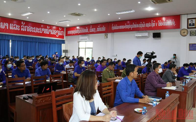 Đông đảo lãnh đạo, cán bộ chủ chốt của Đoàn Thanh niên Nhân dân Cách mạng Lào tham dự cuộc tọa đàm. (Ảnh: Xuân Sơn) Tọa đàm về tư tưởng Chủ tịch Hồ Chí Minh tại Lào -0