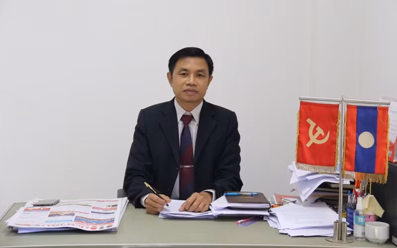 Ông Syvanh Homsayadeth, Phó Tổng Biên tập Báo Pasaxon.