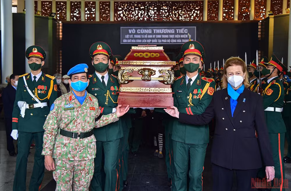 Thương tiếc Trung tá Đỗ Anh - sỹ quan gìn giữ hòa bình hy sinh khi làm nhiệm vụ nhân đạo quốc tế -0