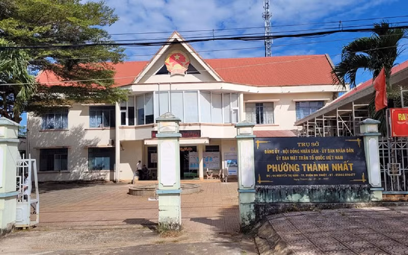 Trụ sở Ủy ban nhân dân phường Thành Nhất, nơi bà Lê Thị Loan và ông Vũ Tiến Thành công tác.