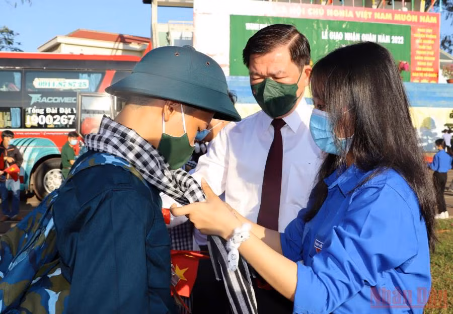 Hơn 3.100 thanh niên Đồng Nai hăng hái lên đường nhập ngũ -0