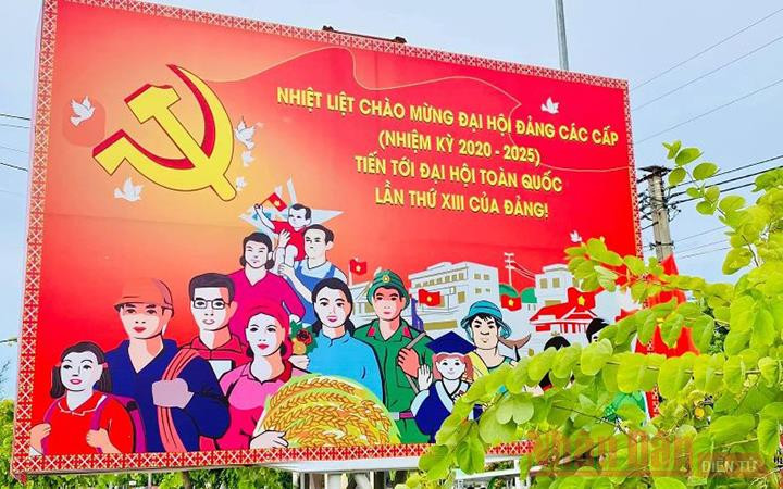 Pa-nô, áp phích được trang hoàng khắp những tuyến phố chính. Đảo tiền tiêu Cô Tô hướng về ngày hội lớn -0