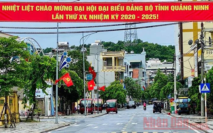 Trục đường trung tâm huyện đảo Cô Tô. Đảo tiền tiêu Cô Tô hướng về ngày hội lớn -0