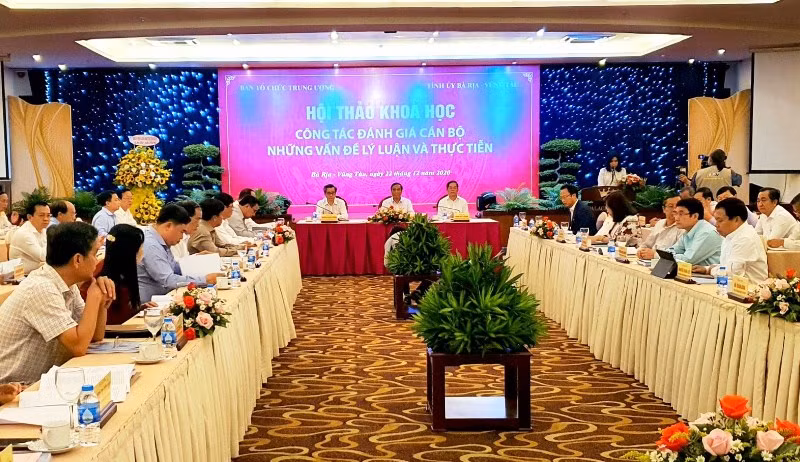 Hội thảo khoa học "Công tác đánh giá cán bộ - Những vấn đề lý luận và thực tiễn"