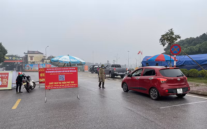 Huyện Kim Thành tăng cường tuyên truyền lưu động về công tác phòng, chống Covid-19 trong bối cảnh dịch bệnh diễn biến phức tạp.