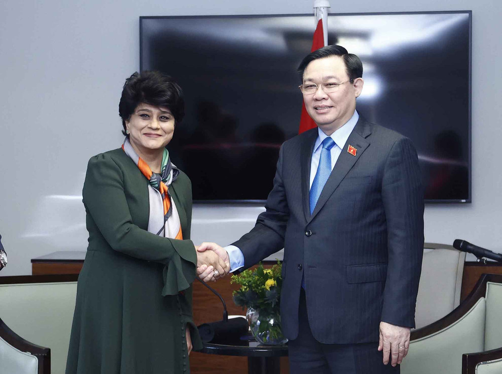 Chủ tịch Quốc hội Vương Đình Huệ tiếp Lãnh đạo Tập đoàn bảo hiểm Prudential do bà Shriti Vadera, Chủ tịch Tập đoàn, làm Trưởng đoàn. 1.jpg -0