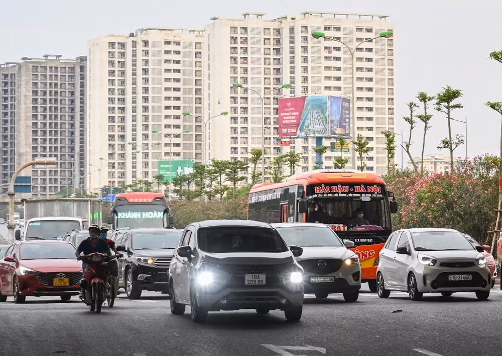 Giao thông thông thoáng khi người dân trở về Hà Nội -0