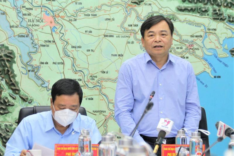 Thứ trưởng Nông nghiệp và Phát triển nông thôn, Phó trưởng Ban Chỉ đạo quốc gia về Phòng chống thiên tai, Nguyễn Hoàng Hiệp chỉ đạo tại cuộc họp. Áp thấp nhiệt đới gây ra mưa lớn, thận trọng ngập úng, lũ quét và sạt lở -0