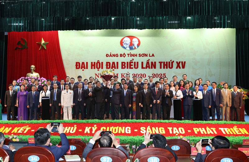 Ban Chấp hành Đảng bộ tỉnh Sơn La lần thứ 15 ra mắt đại hội. Đại hội Đảng bộ tỉnh Sơn La lần thứ 15 -0