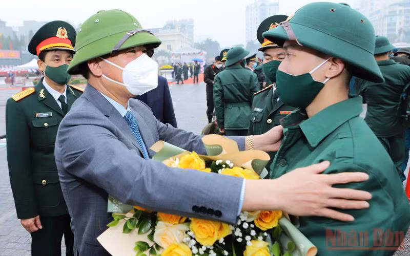 3.500 thanh niên Thanh Hóa nhập ngũ -0