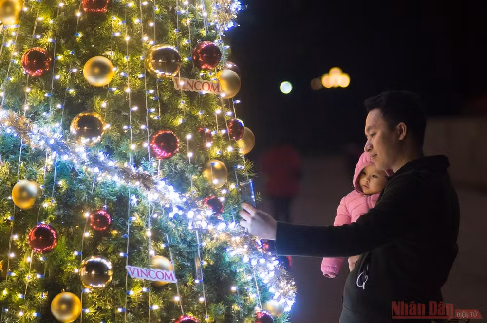 Hà Nội lung linh chào đón Giáng sinh 2020 -0