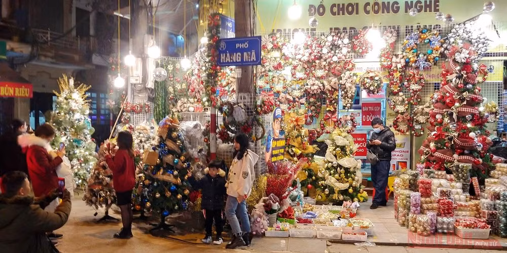 Hà Nội lung linh chào đón Giáng sinh 2020 -0