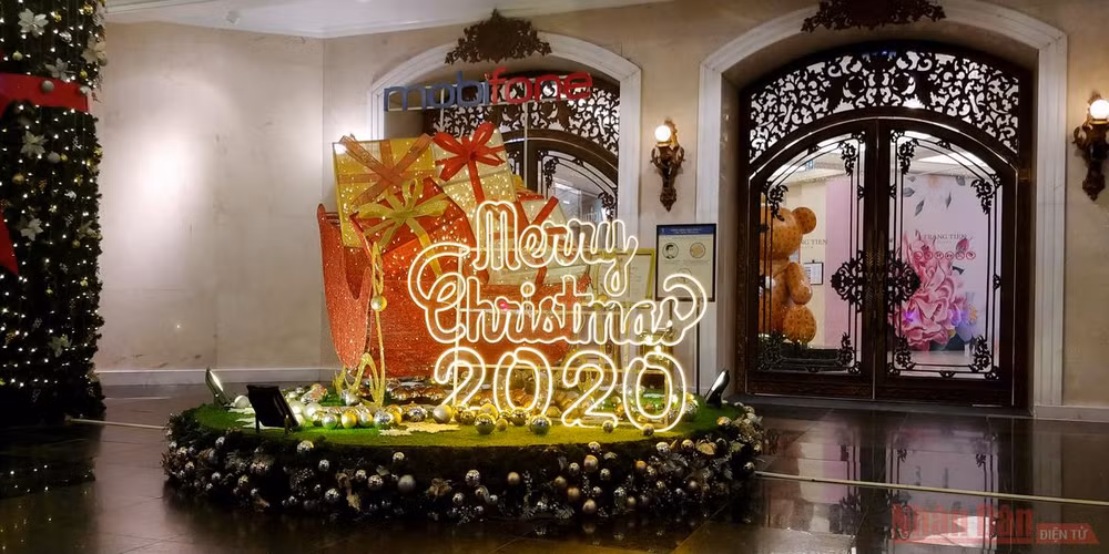 Hà Nội lung linh chào đón Giáng sinh 2020 -0