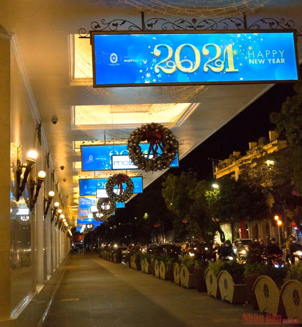 Hà Nội lung linh chào đón Giáng sinh 2020 -0