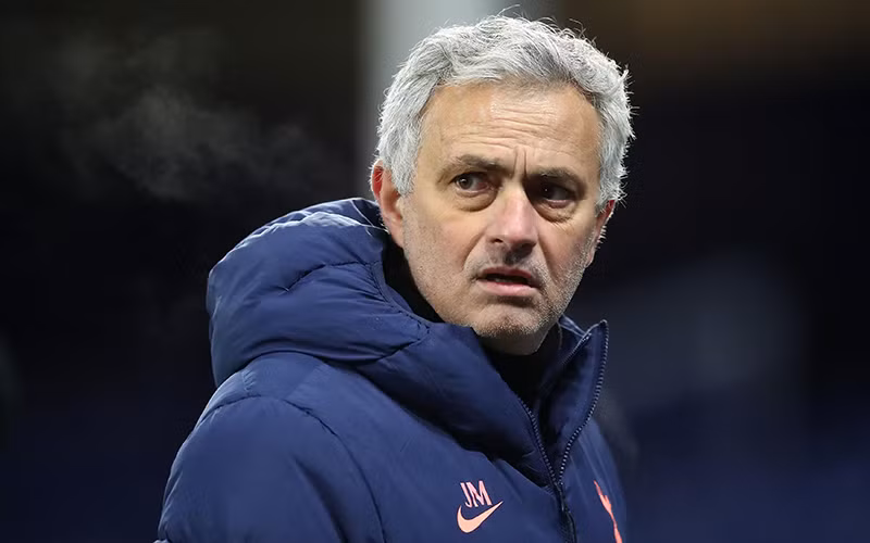 Jose Mourinho đang dùng vinh quang quá khú để huyễn hoặc bản thân. (Ảnh: Getty Images).