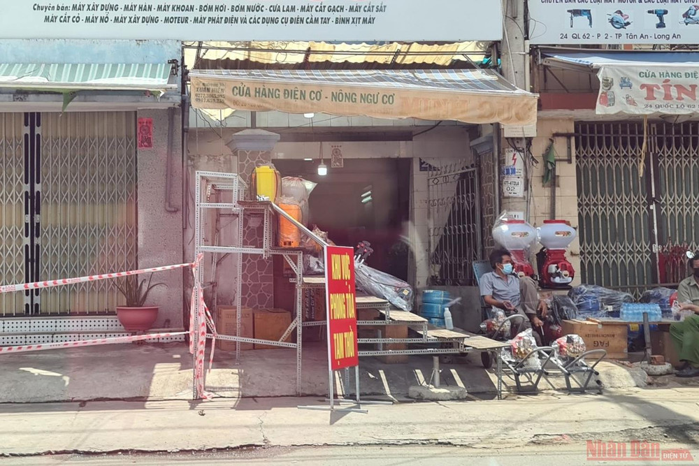 Phong tỏa một số hộ dân sống gần nhà BN 6731. Long An phát hiện ca thứ hai dương tính với SARS-CoV-2 -0