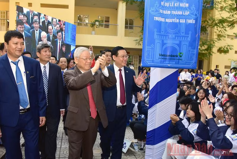 Tổng Bí thư, Chủ tịch nước Nguyễn Phú Trọng dự Lễ kỷ niệm 70 năm thành lập Trường Nguyễn Gia Thiều -0