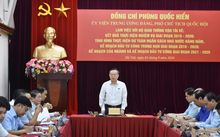 Phó Chủ tịch Quốc hội Phùng Quốc Hiển đã làm việc với lãnh đạo Bộ Giao thông vận tải (GTVT).