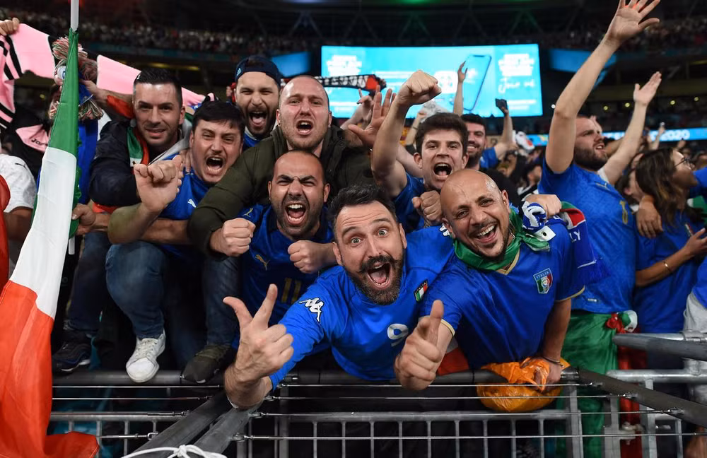 Niềm vui và nước mắt - hai chiều cảm xúc trái ngược sau chung kết EURO 2020 -0