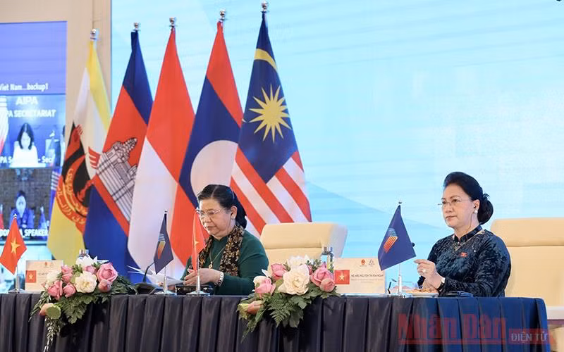 Xây dựng một Cộng đồng ASEAN vững mạnh, đoàn kết và tự cường -0