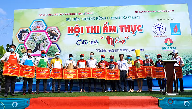 Hấp dẫn “lẩu mắm” U Minh -0