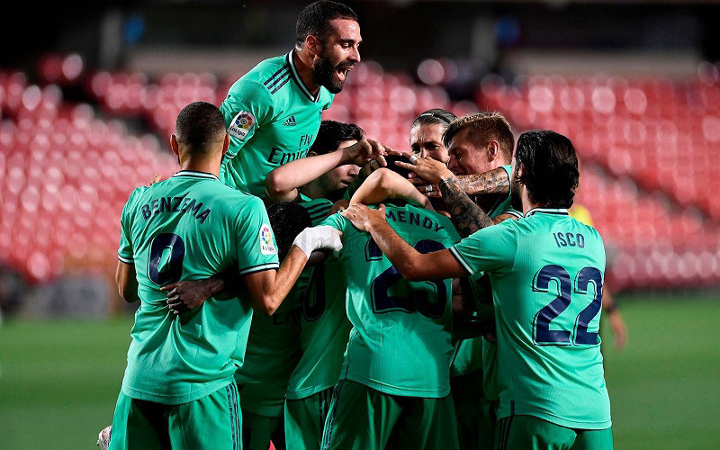 Real chỉ còn cách ngôi vô địch La Liga một trận thắng. (Ảnh: Getty Images) Zidane – “gã thợ hàn” ở Real Madrid -0