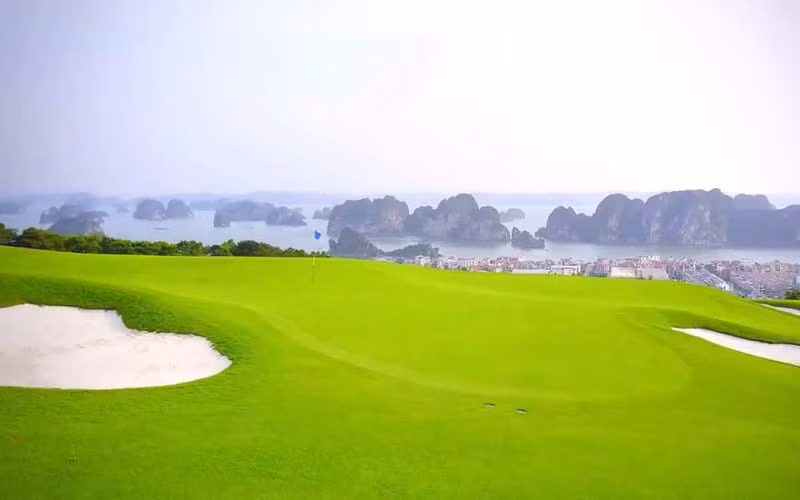 Quảng Ninh mở cửa du lịch thích ứng an toàn, linh hoạt -0